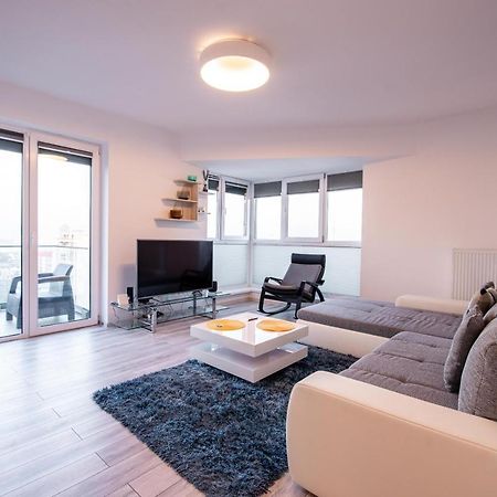 Luxury Westpark 2 Presidentialsuite With Lake View W4 ブカレスト エクステリア 写真