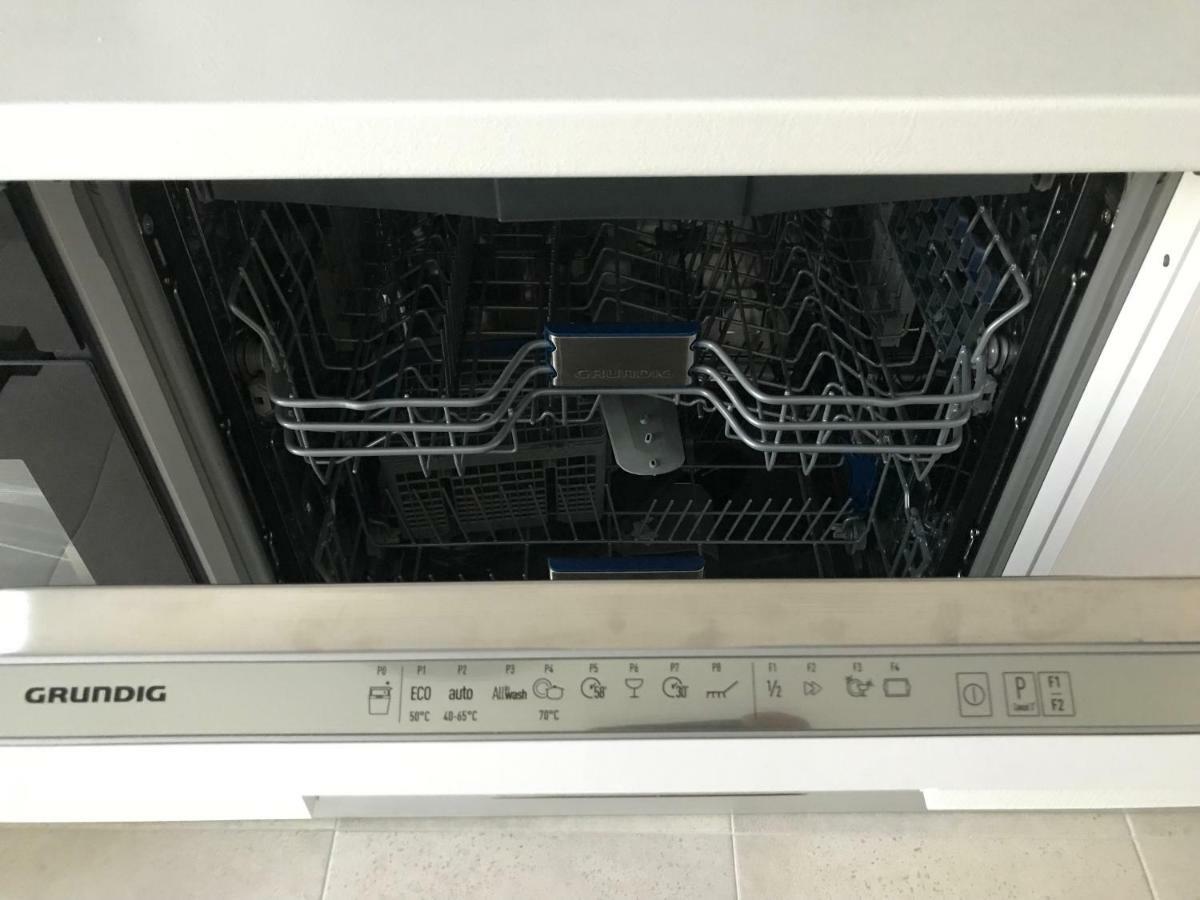 Luxury Westpark 2 Presidentialsuite With Lake View W4 ブカレスト エクステリア 写真