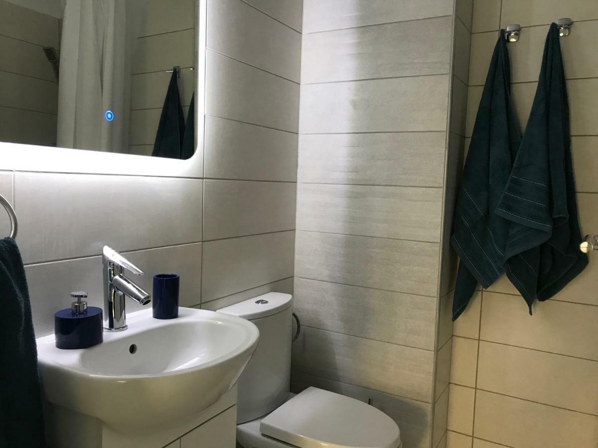 Luxury Westpark 2 Presidentialsuite With Lake View W4 ブカレスト エクステリア 写真